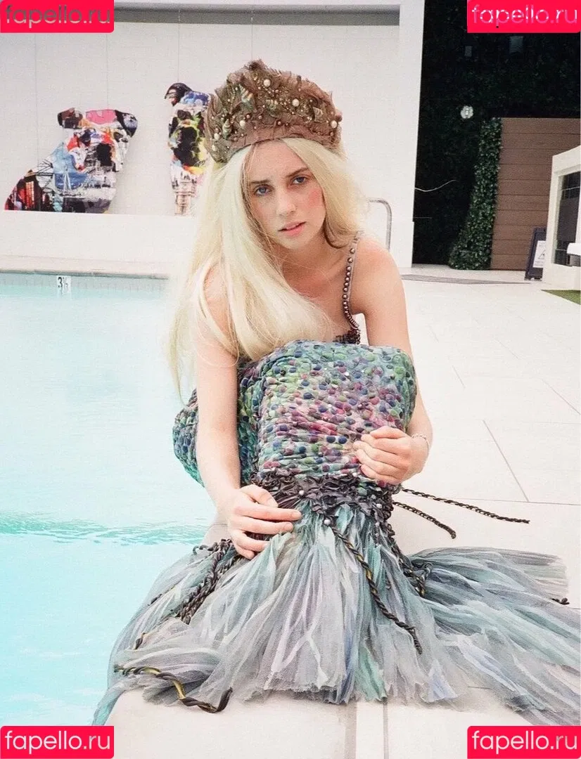 Maya Hawke / maya_hawke / neohawk2 Onlyfans Photo Gallery 