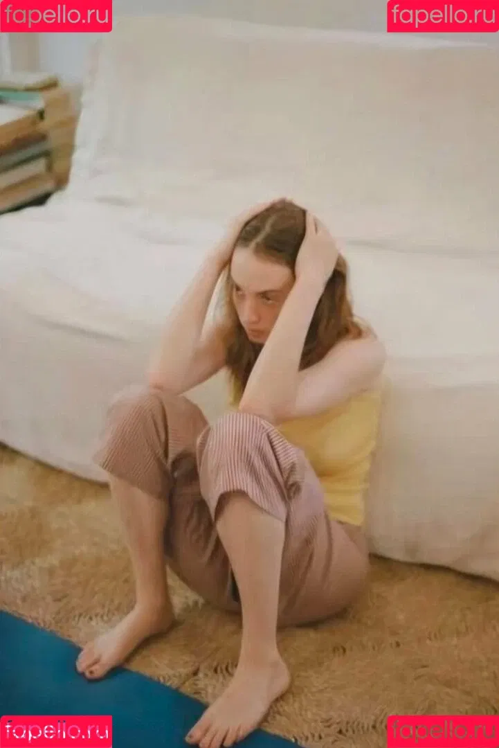 Maya Hawke / maya_hawke / neohawk2 Onlyfans Photo Gallery 