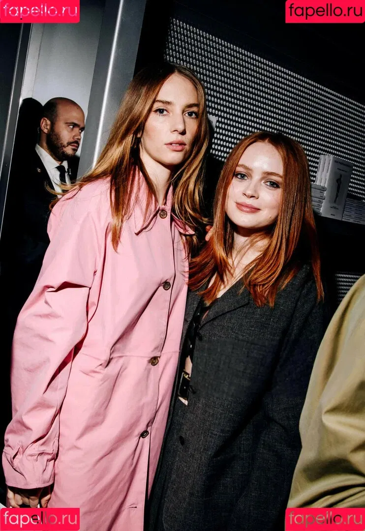 Maya Hawke / maya_hawke / neohawk2 Onlyfans Photo Gallery 