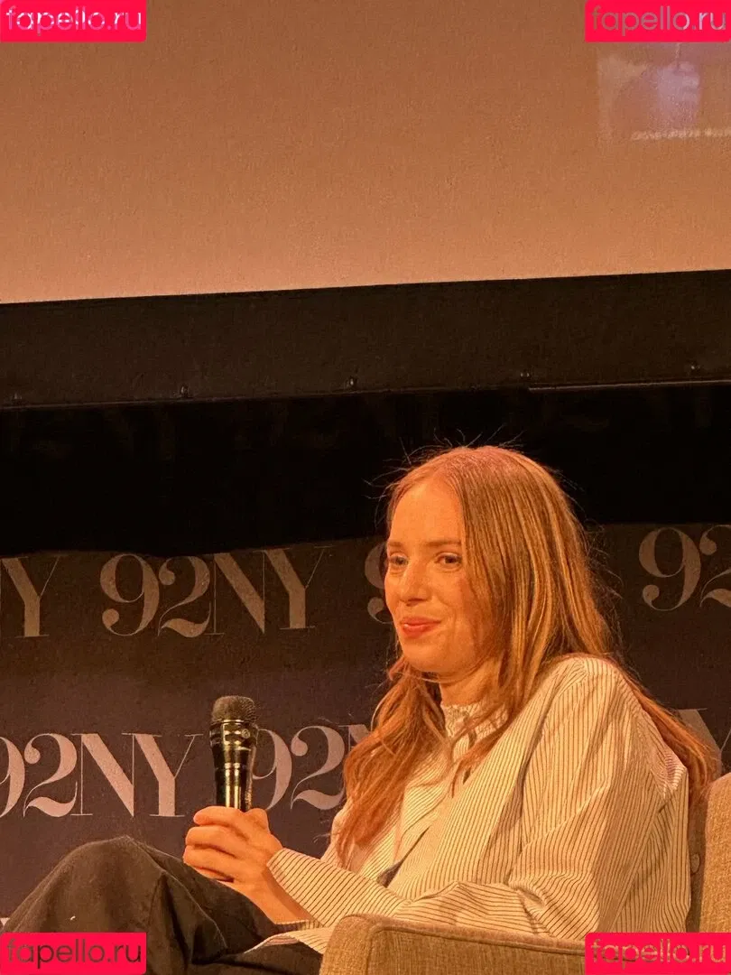 Maya Hawke / maya_hawke / neohawk2 Onlyfans Photo Gallery 