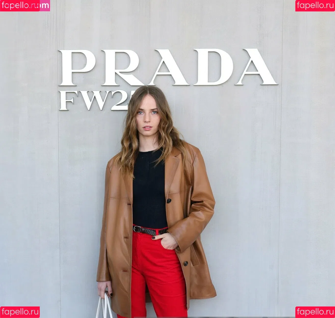 Maya Hawke / maya_hawke / neohawk2 Onlyfans Photo Gallery 