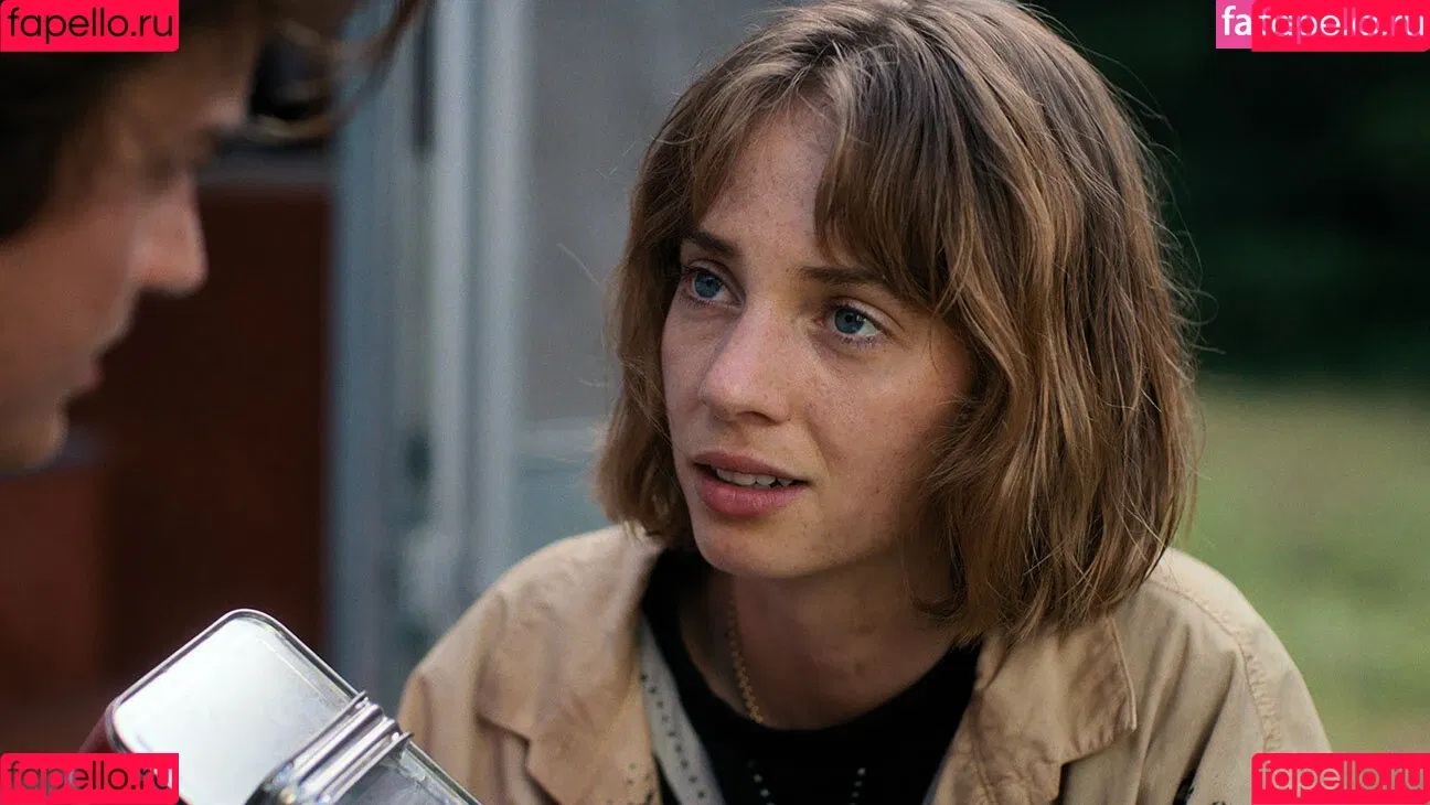 Maya Hawke / maya_hawke / neohawk2 Onlyfans Photo Gallery 