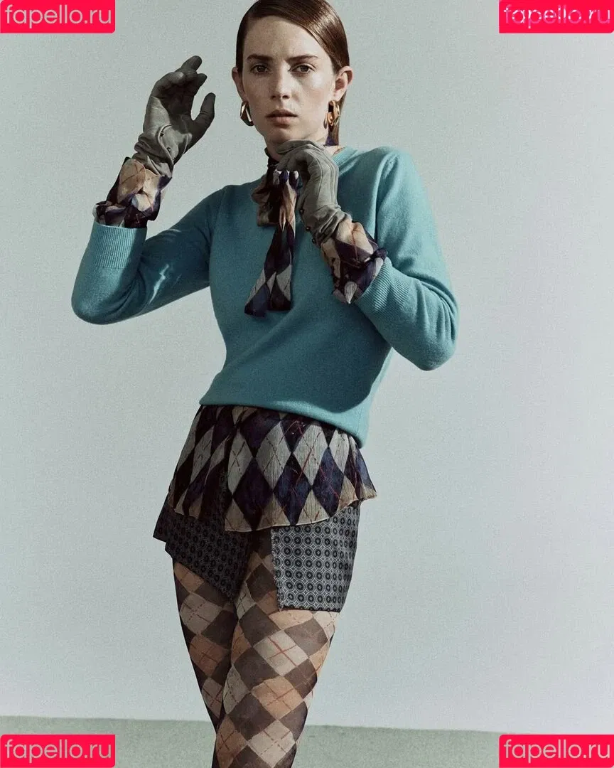 Maya Hawke / maya_hawke / neohawk2 Onlyfans Photo Gallery 