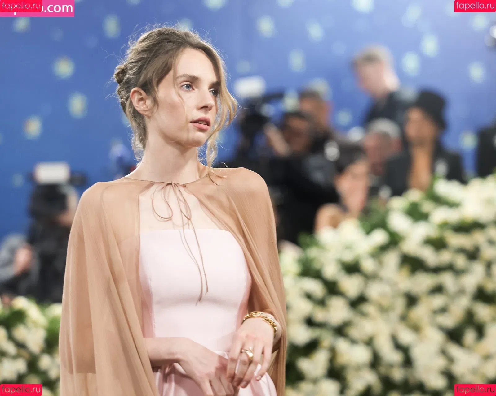 Maya Hawke / maya_hawke / neohawk2 Onlyfans Photo Gallery 