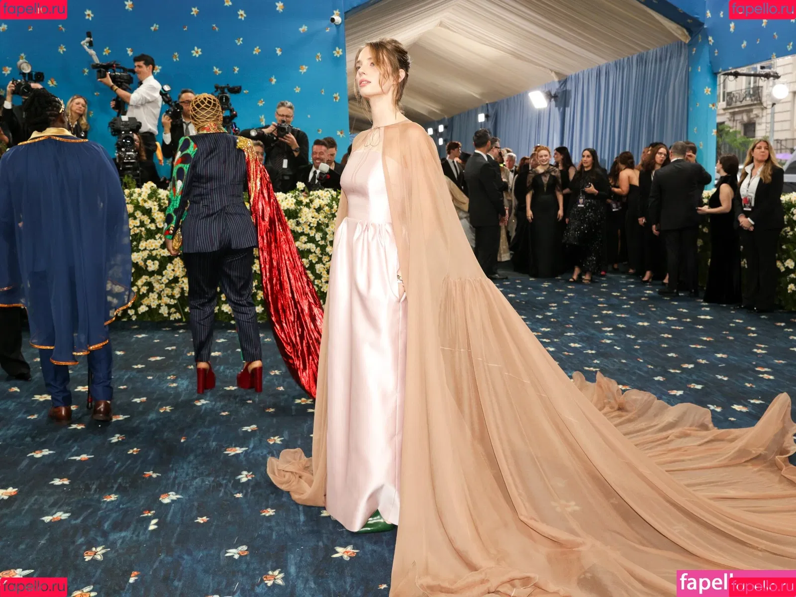 Maya Hawke / maya_hawke / neohawk2 Onlyfans Photo Gallery 