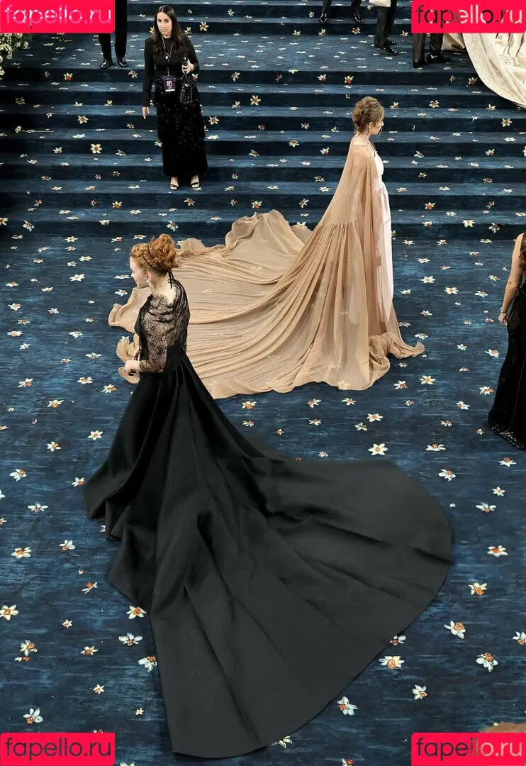 Maya Hawke / maya_hawke / neohawk2 Onlyfans Photo Gallery 