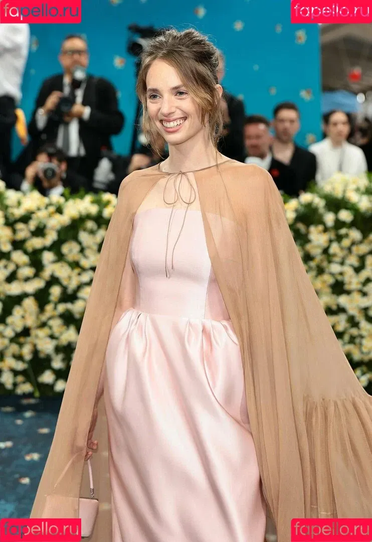 Maya Hawke / maya_hawke / neohawk2 Onlyfans Photo Gallery 