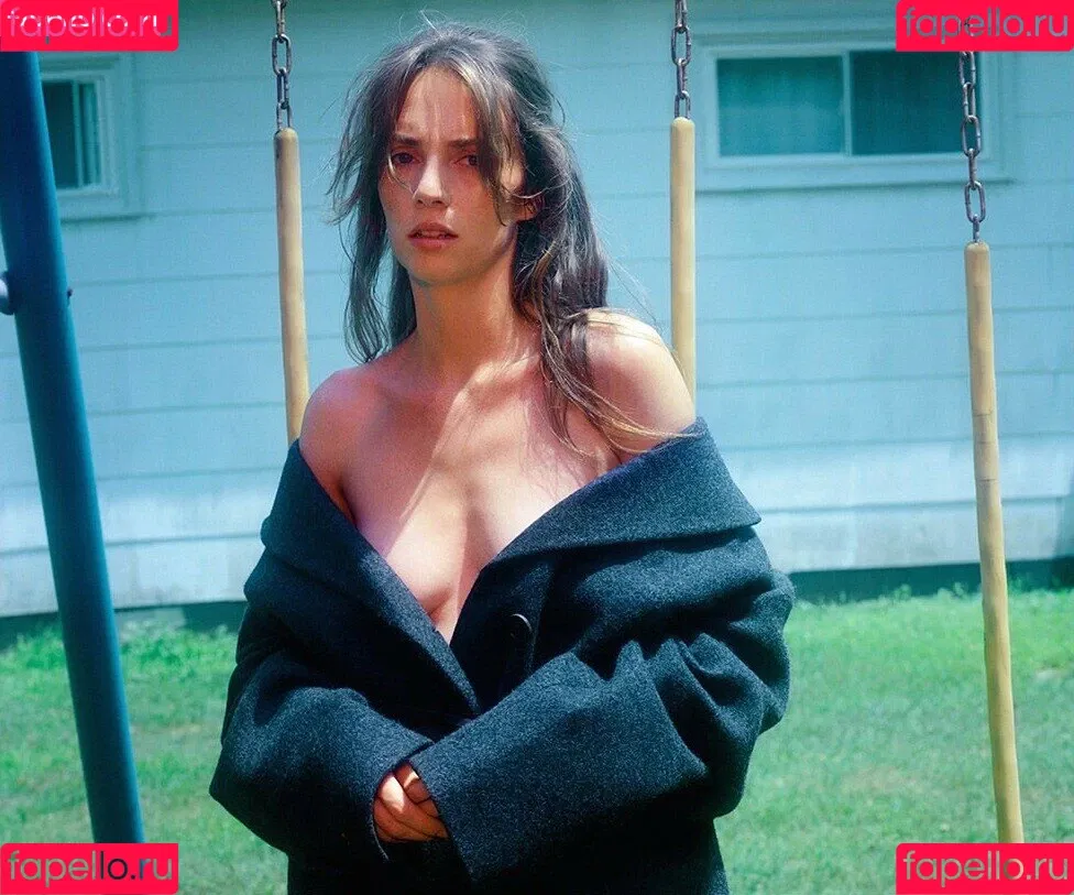 Maya Hawke / maya_hawke / neohawk2 Onlyfans Photo Gallery 