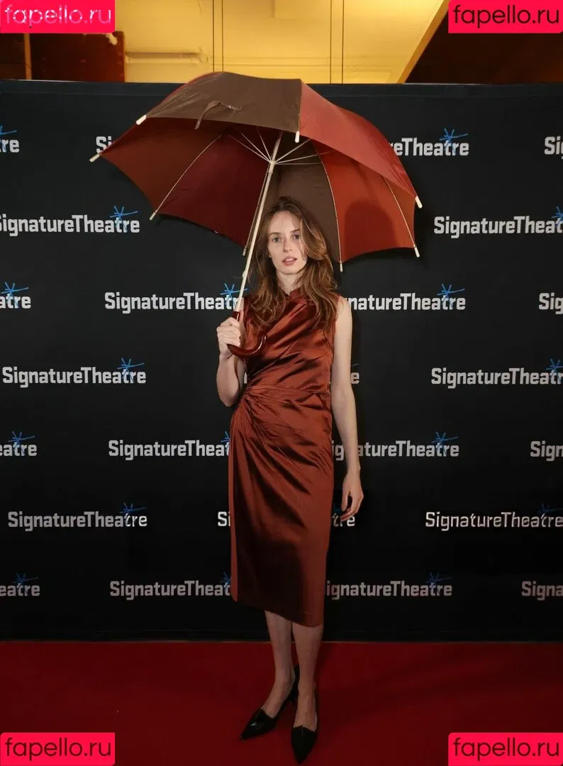 Maya Hawke / maya_hawke / neohawk2 Onlyfans Photo Gallery 