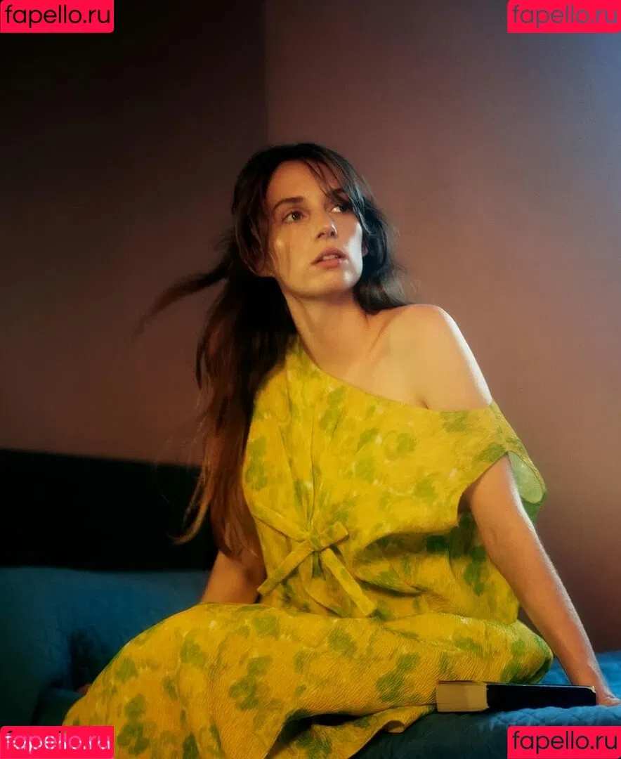 Maya Hawke / maya_hawke / neohawk2 Onlyfans Photo Gallery 