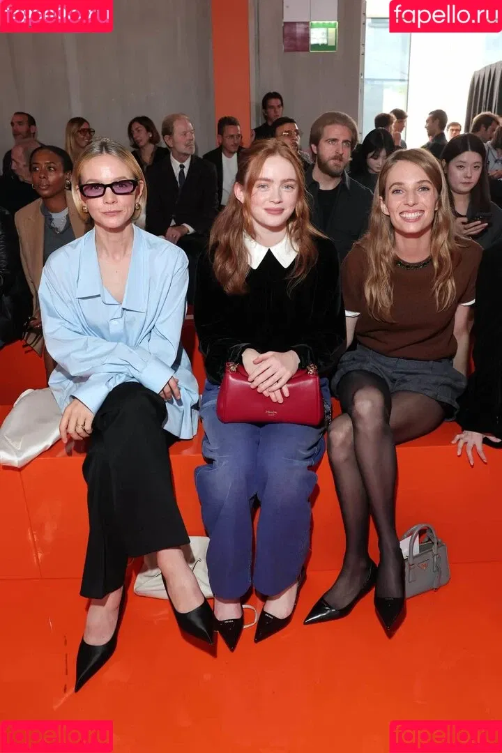 Maya Hawke / maya_hawke / neohawk2 Onlyfans Photo Gallery 