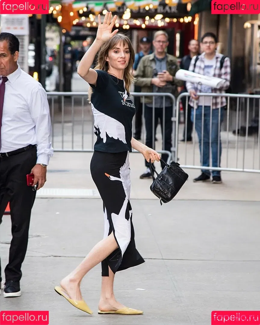 Maya Hawke / maya_hawke / neohawk2 Onlyfans Photo Gallery 