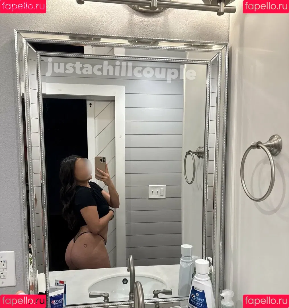 areallyweakguy / justsomecouple1 / justsomesimpleman Onlyfans Photo Gallery 