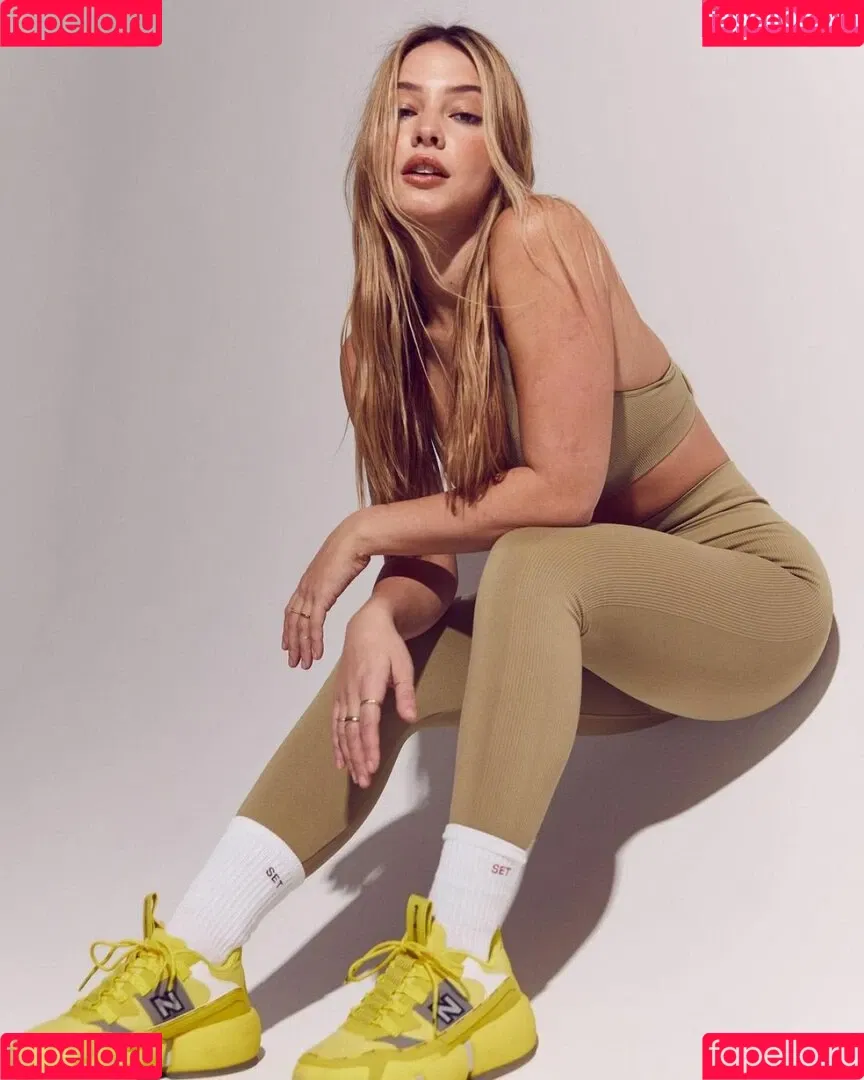 Madelyn Cline / madelyncline Onlyfans Photo Gallery 