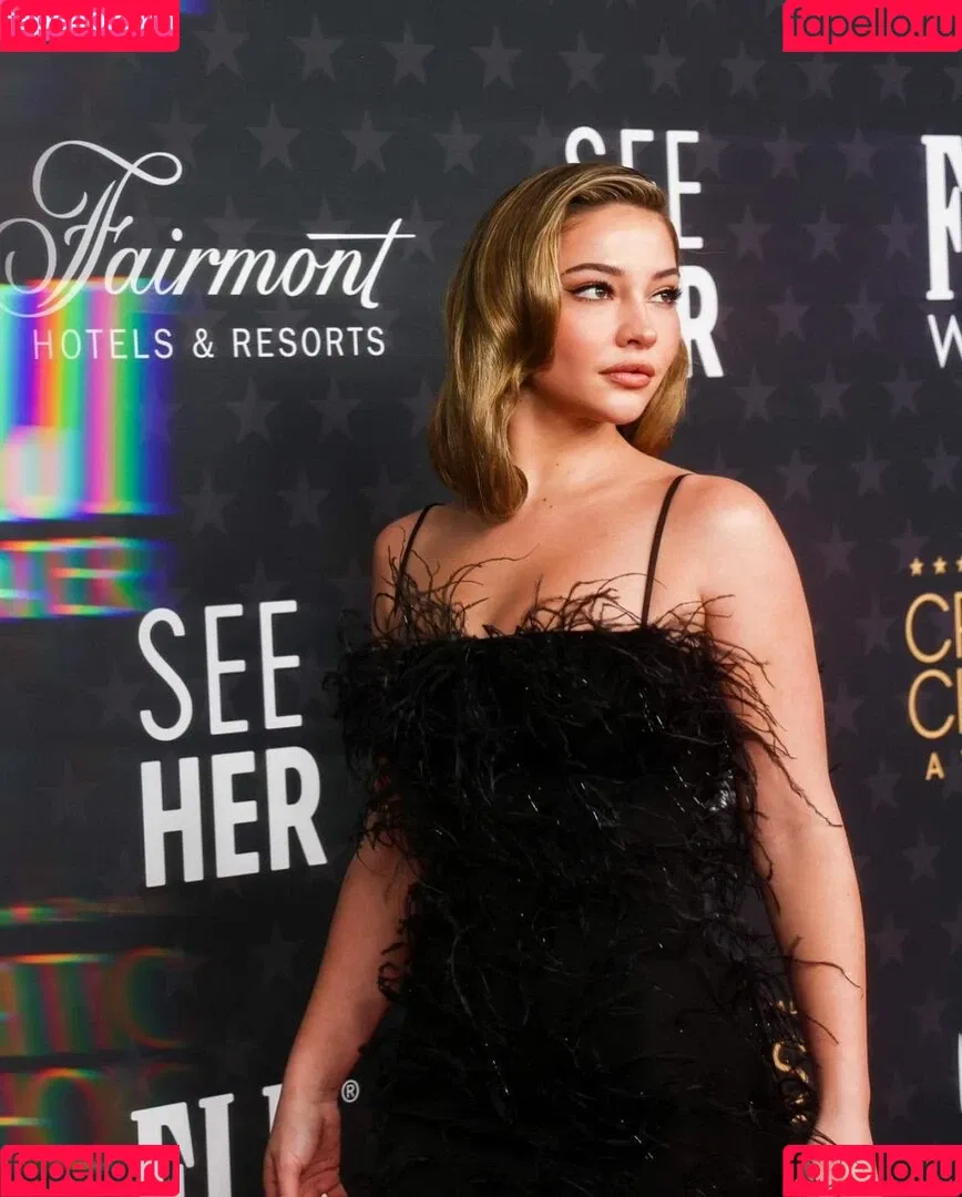 Madelyn Cline / madelyncline Onlyfans Photo Gallery 