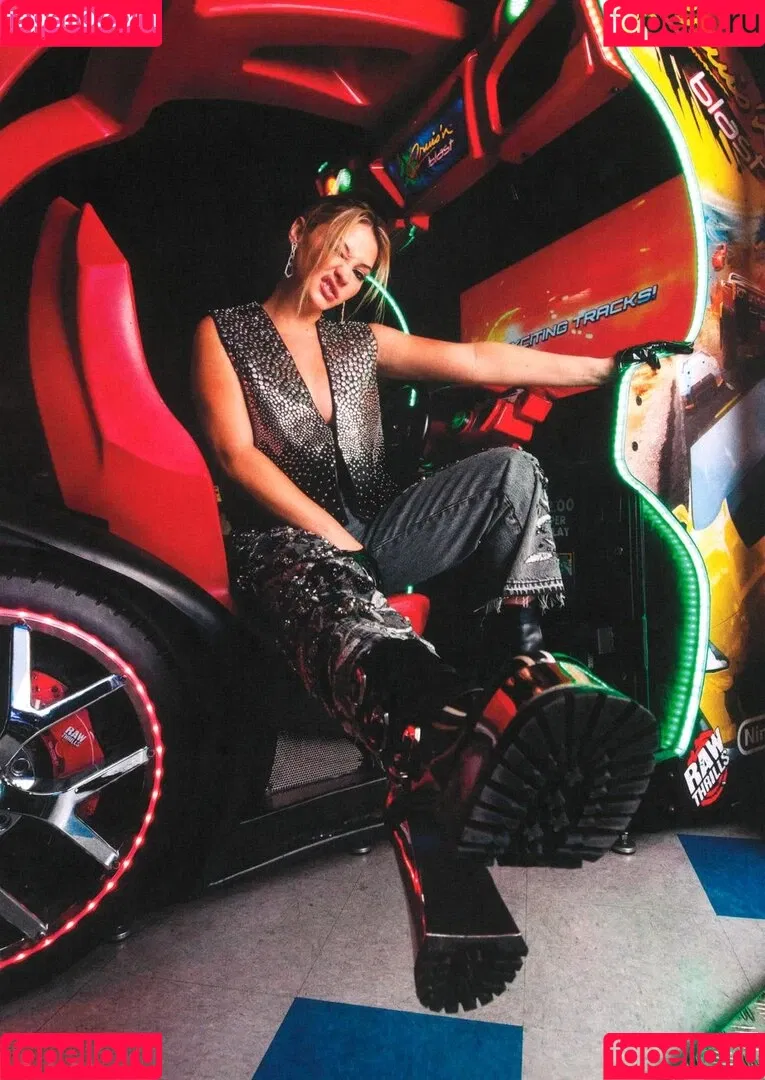 Madelyn Cline / madelyncline Onlyfans Photo Gallery 