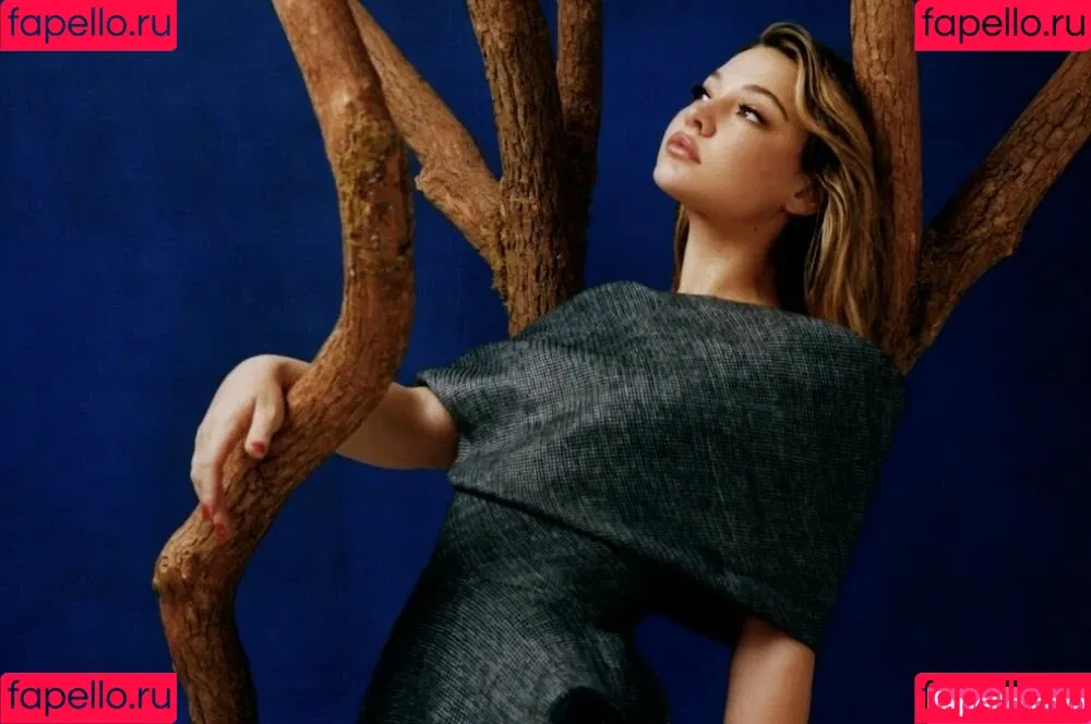 Madelyn Cline / madelyncline Onlyfans Photo Gallery 