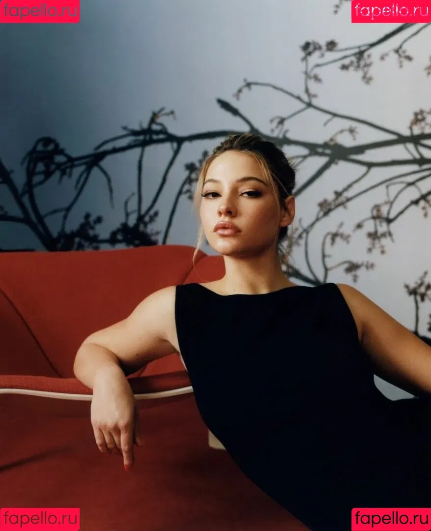 Madelyn Cline / madelyncline Onlyfans Photo Gallery 