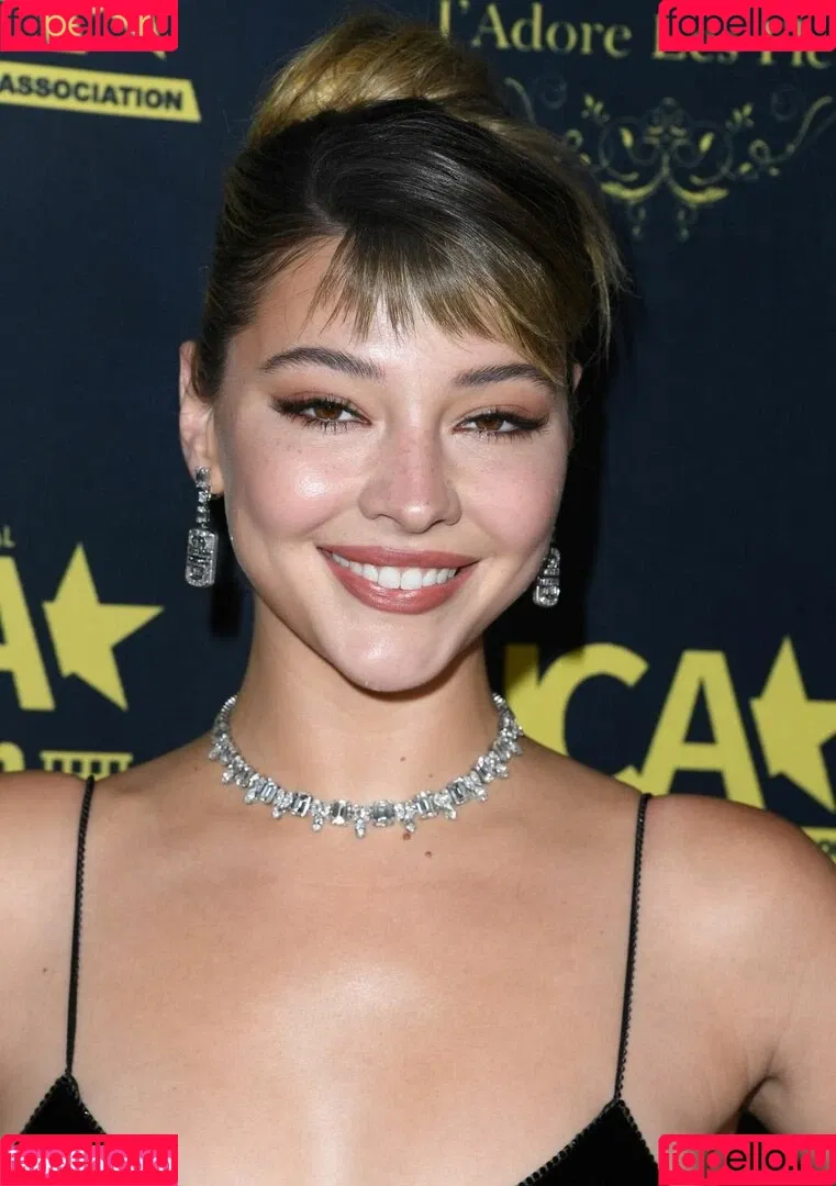 Madelyn Cline / madelyncline Onlyfans Photo Gallery 