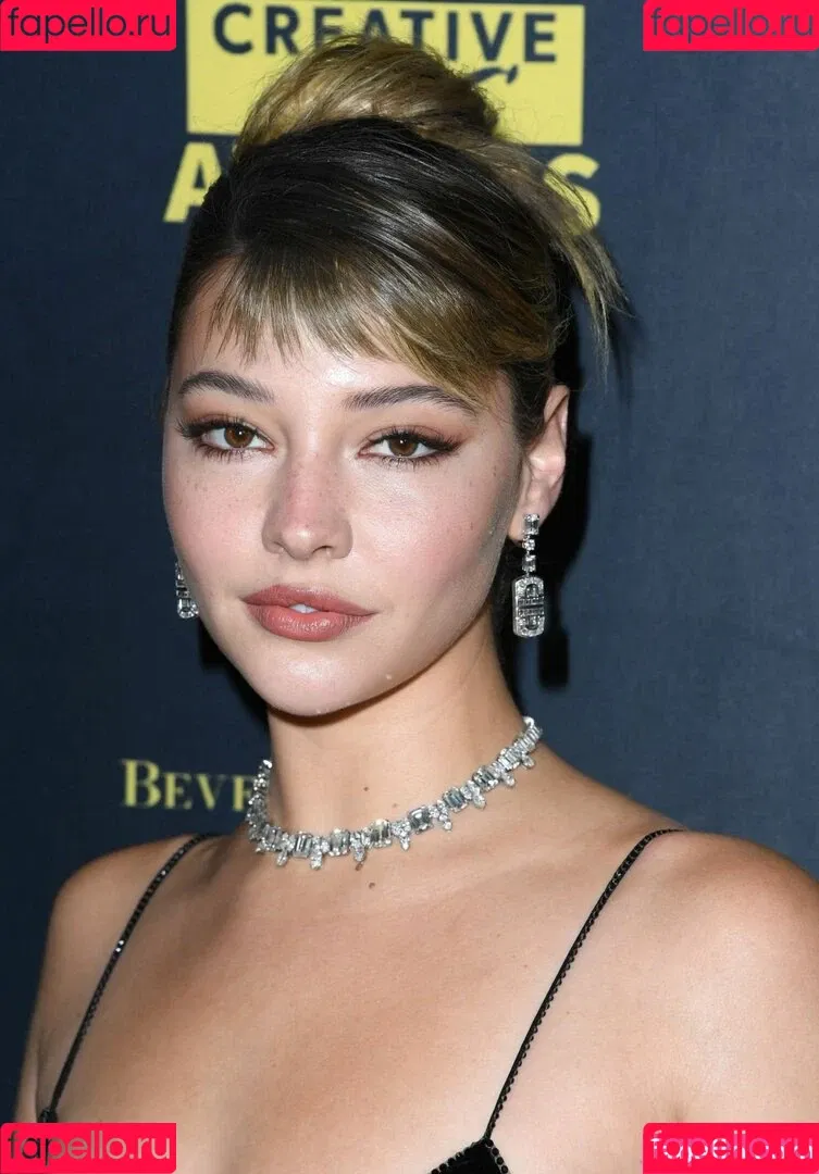 Madelyn Cline / madelyncline Onlyfans Photo Gallery 