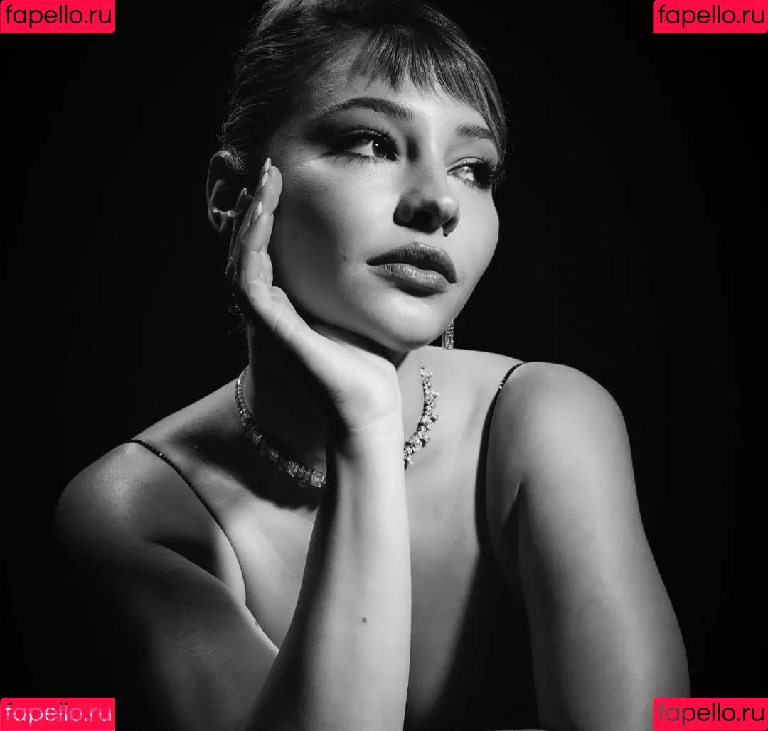 Madelyn Cline / madelyncline Onlyfans Photo Gallery 