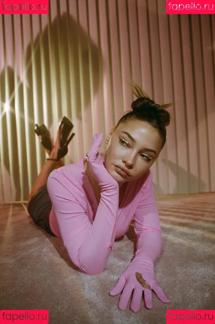 Madelyn Cline / madelyncline Onlyfans Photo Gallery 