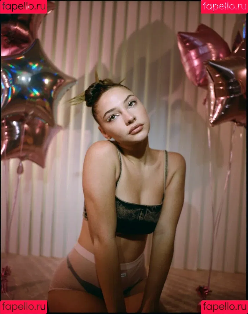 Madelyn Cline / madelyncline Onlyfans Photo Gallery 