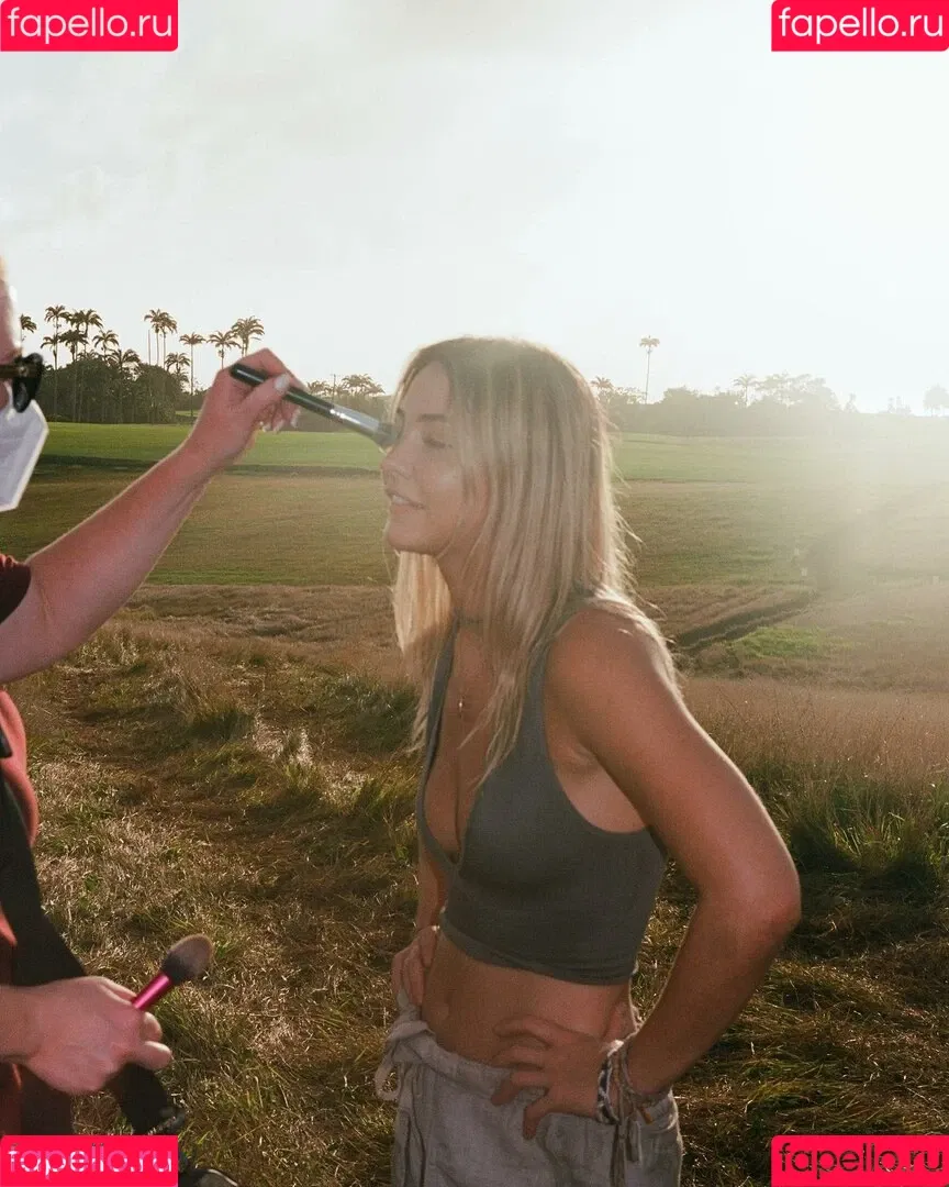 Madelyn Cline / madelyncline Onlyfans Photo Gallery 