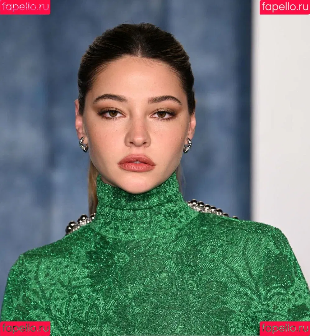 Madelyn Cline / madelyncline Onlyfans Photo Gallery 