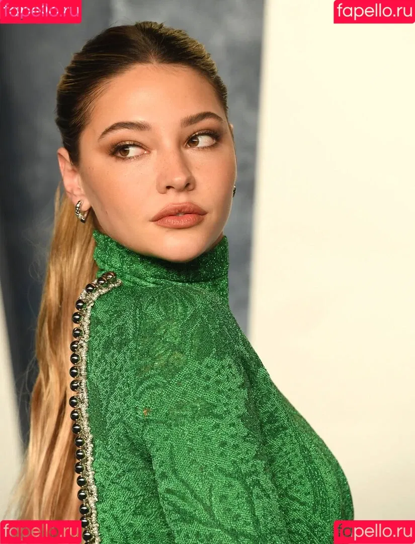 Madelyn Cline / madelyncline Onlyfans Photo Gallery 