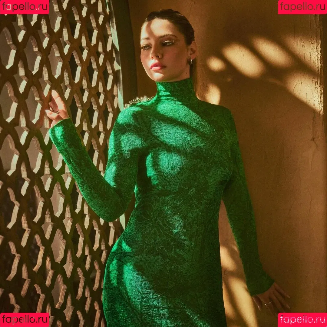 Madelyn Cline / madelyncline Onlyfans Photo Gallery 