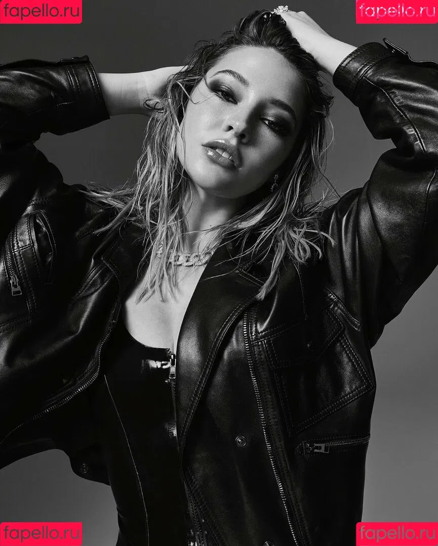 Madelyn Cline / madelyncline Onlyfans Photo Gallery 