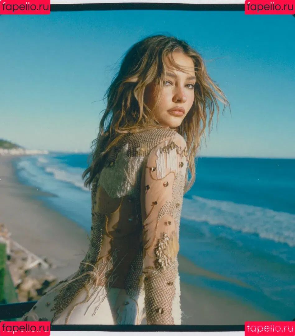 Madelyn Cline / madelyncline Onlyfans Photo Gallery 