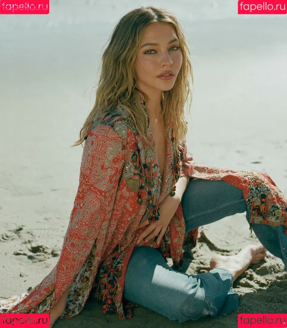 Madelyn Cline / madelyncline Onlyfans Photo Gallery 