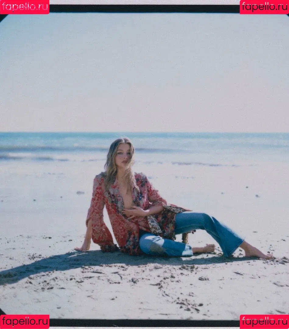 Madelyn Cline / madelyncline Onlyfans Photo Gallery 