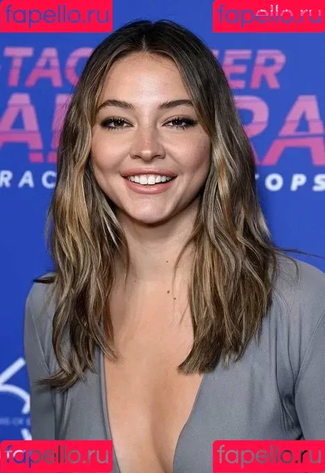 Madelyn Cline / madelyncline Onlyfans Photo Gallery 