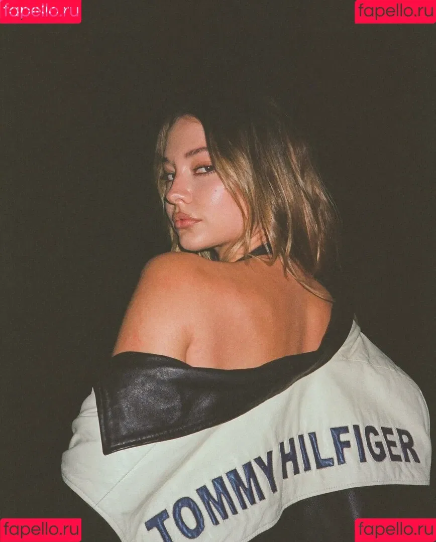 Madelyn Cline / madelyncline Onlyfans Photo Gallery 