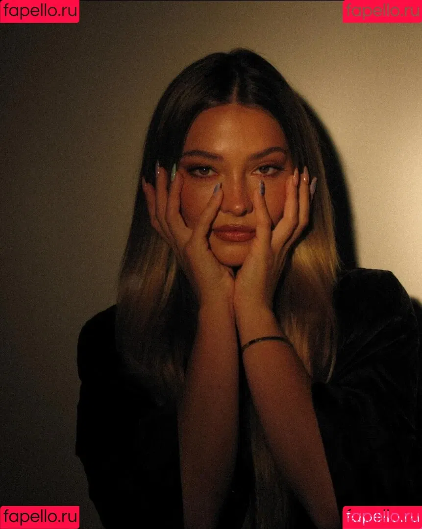 Madelyn Cline / madelyncline Onlyfans Photo Gallery 