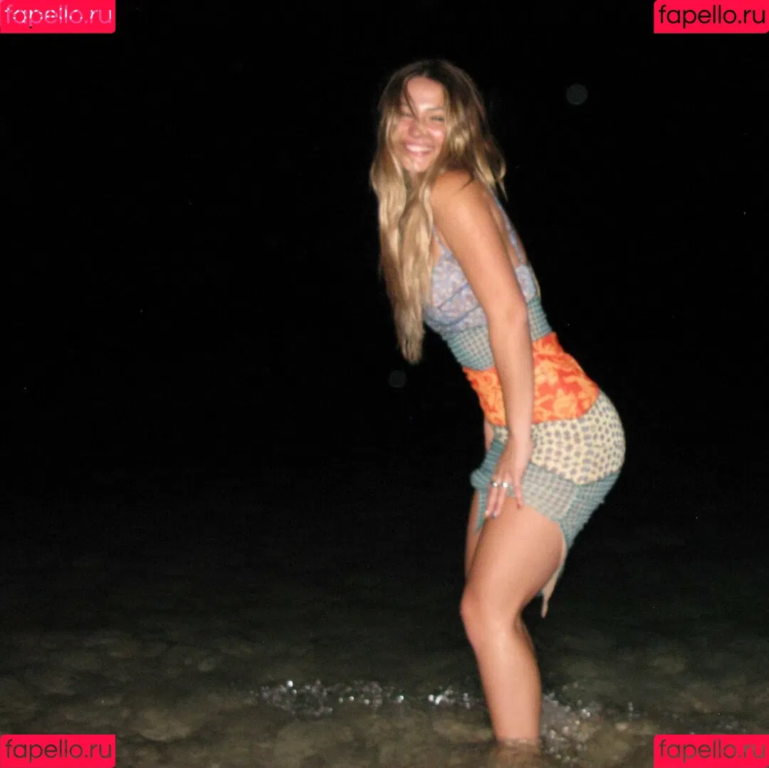 Madelyn Cline / madelyncline Onlyfans Photo Gallery 