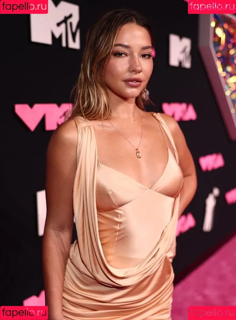 Madelyn Cline / madelyncline Onlyfans Photo Gallery 