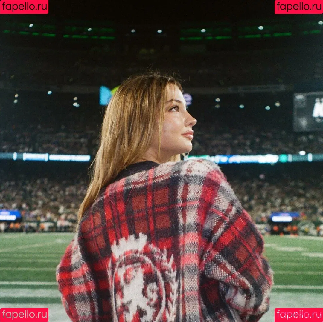 Madelyn Cline / madelyncline Onlyfans Photo Gallery 