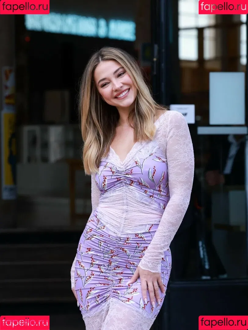 Madelyn Cline / madelyncline Onlyfans Photo Gallery 