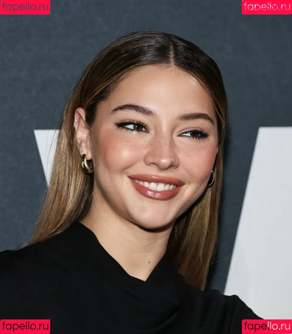 Madelyn Cline / madelyncline Onlyfans Photo Gallery 