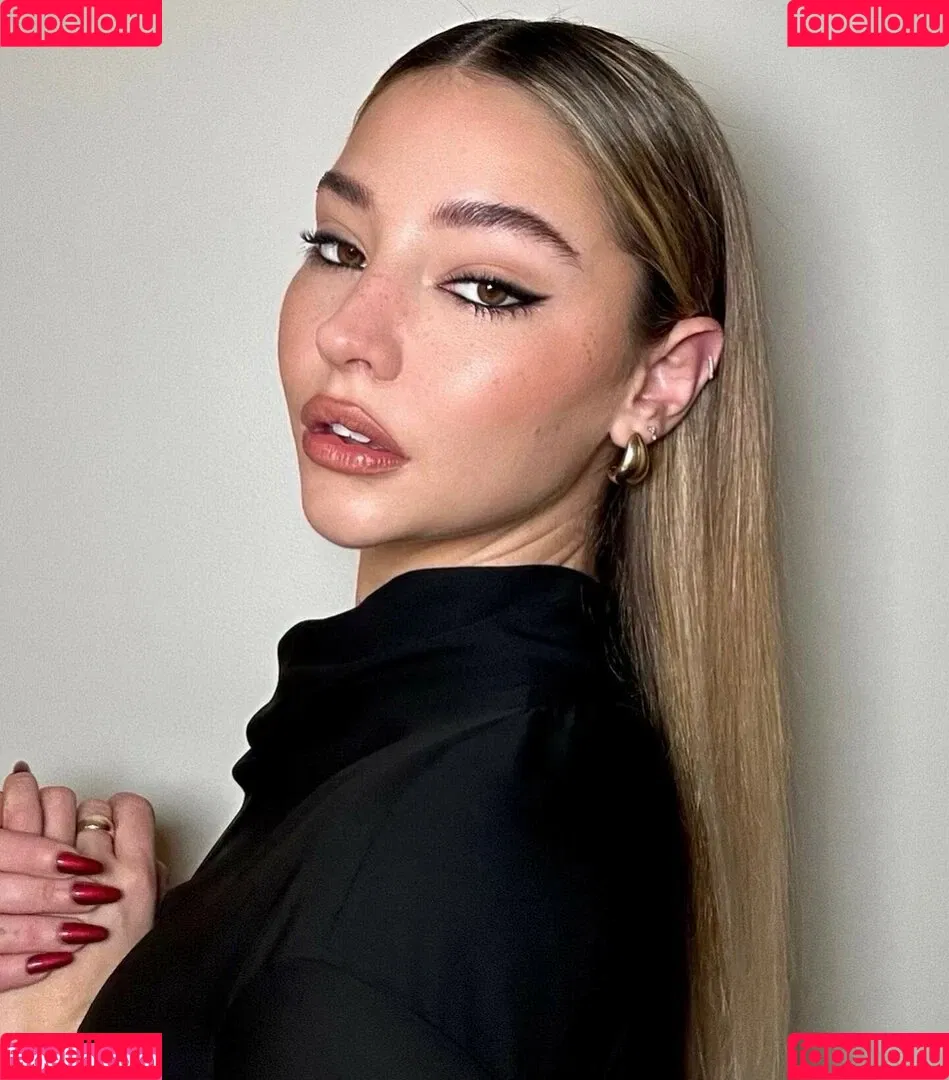 Madelyn Cline / madelyncline Onlyfans Photo Gallery 