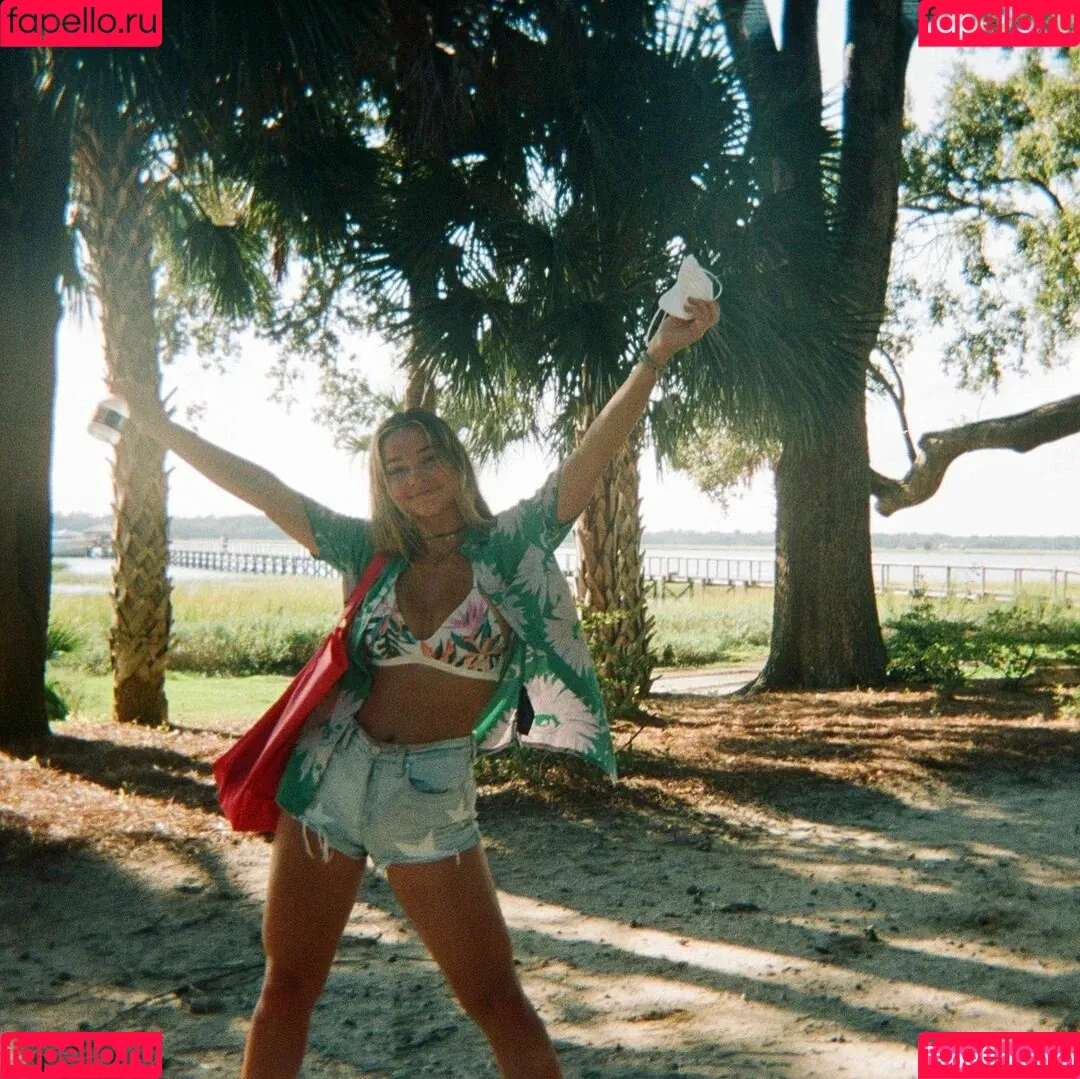 Madelyn Cline / madelyncline Onlyfans Photo Gallery 