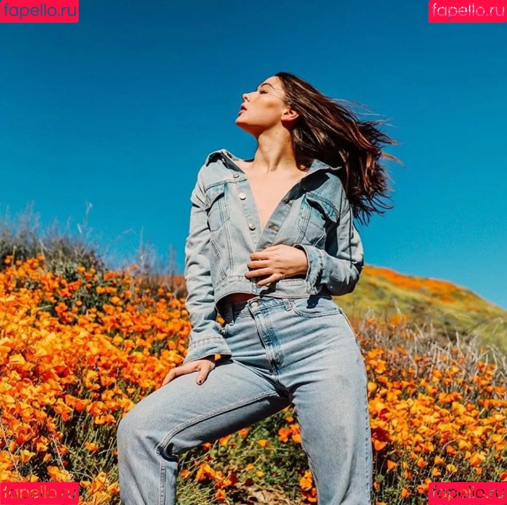 Madelyn Cline / madelyncline Onlyfans Photo Gallery 