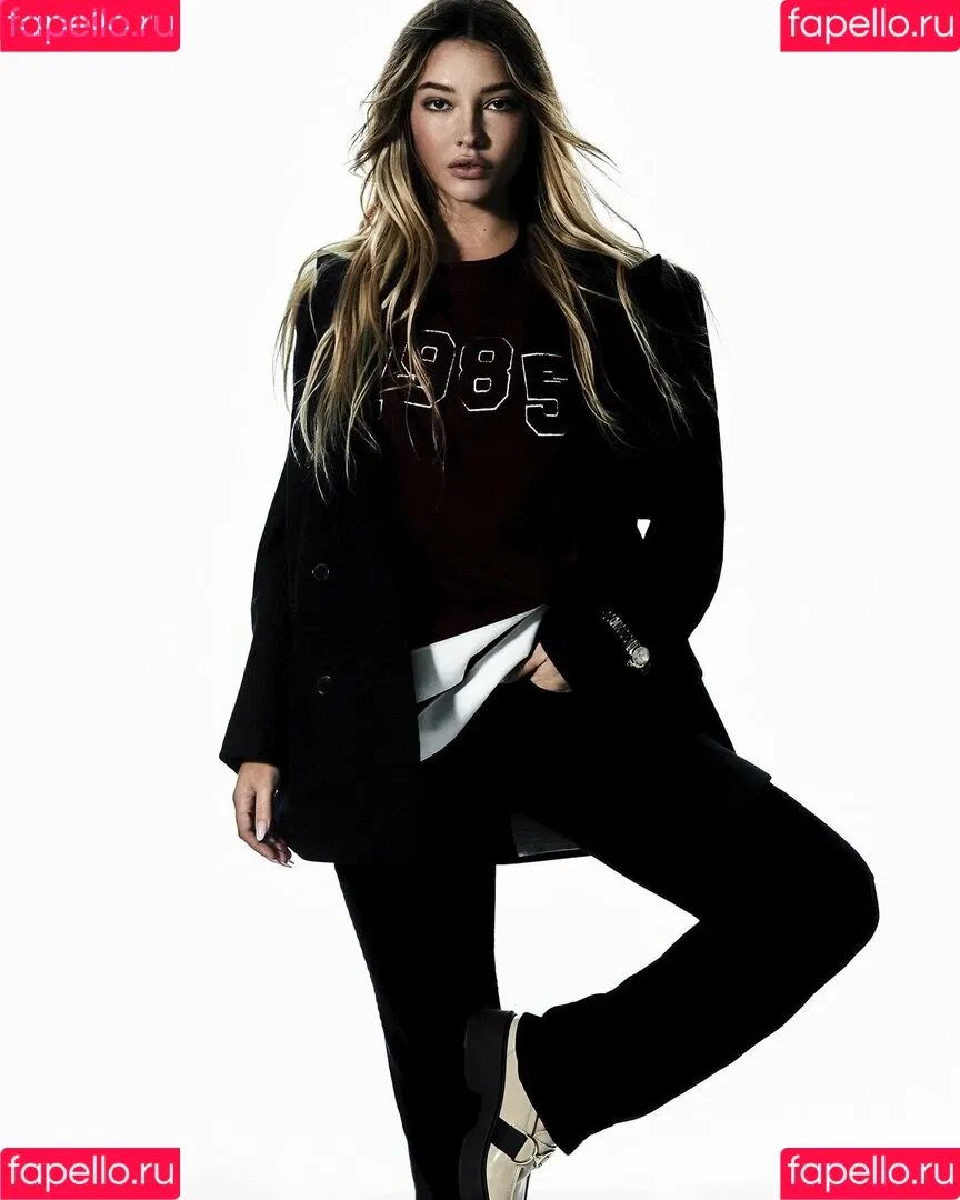 Madelyn Cline / madelyncline Onlyfans Photo Gallery 