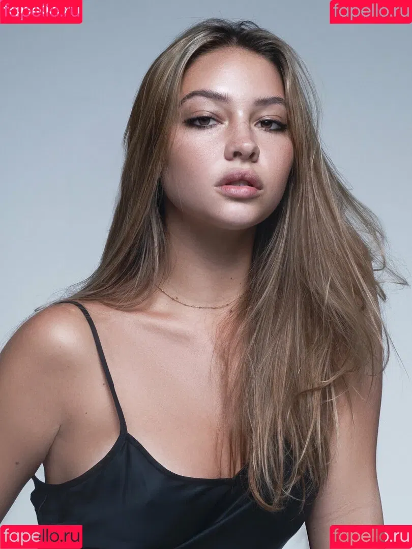 Madelyn Cline / madelyncline Onlyfans Photo Gallery 