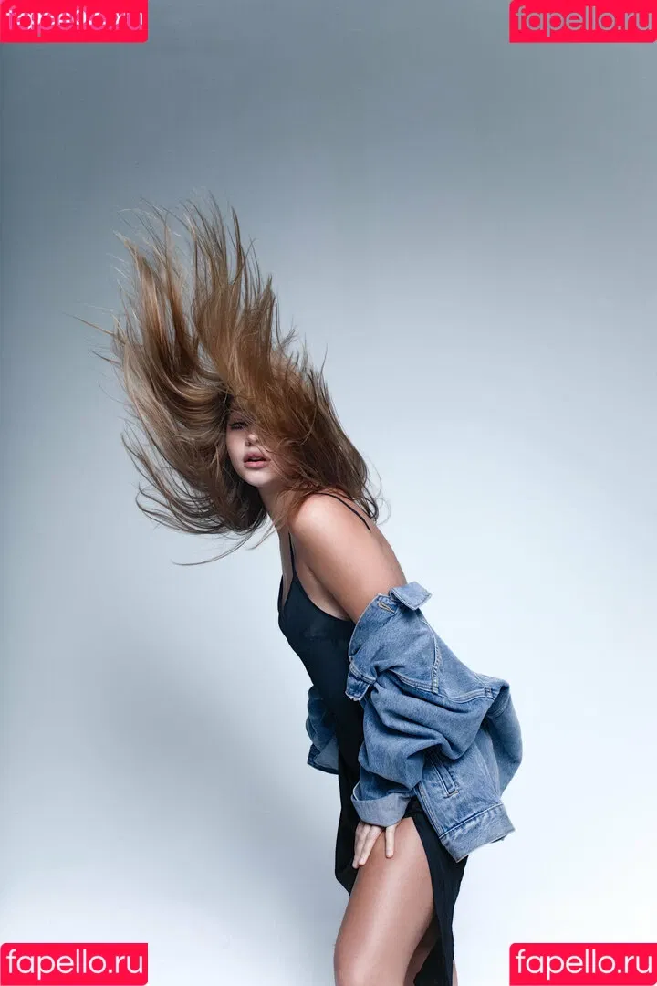 Madelyn Cline / madelyncline Onlyfans Photo Gallery 