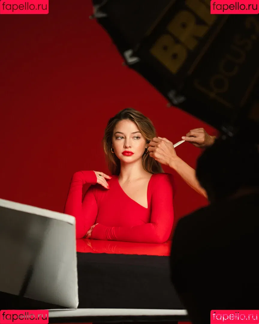 Madelyn Cline / madelyncline Onlyfans Photo Gallery 